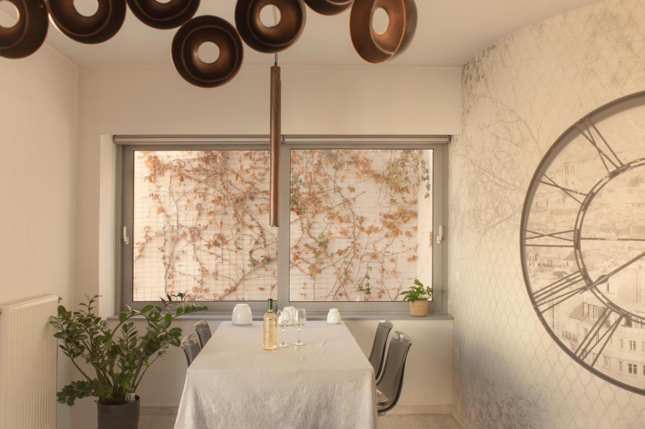 Luxury Apt With Parking-Living Stone Silver Атина Екстериор снимка